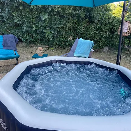 Des Trois Sources - Grand Jardin بيت للعطل *